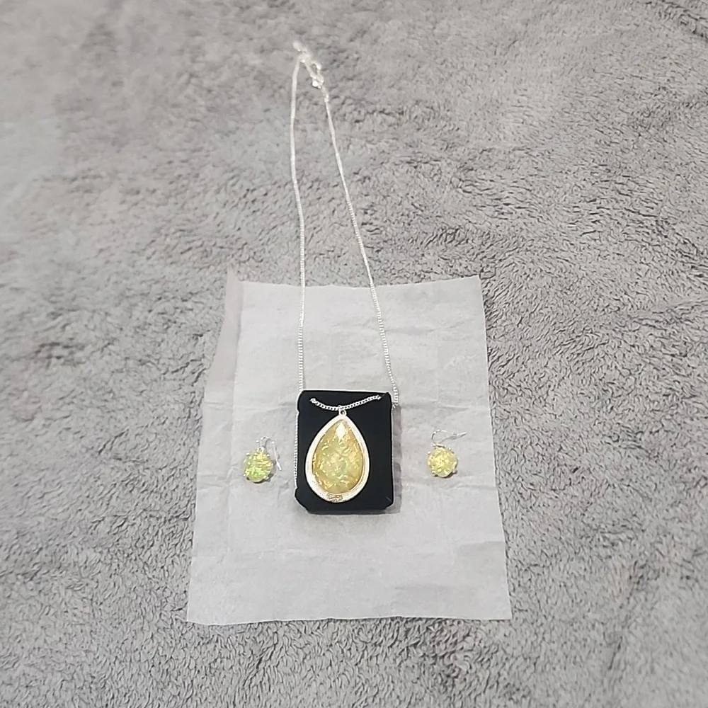 Opalescent Necklace and Earring set - Picture 2 of 3